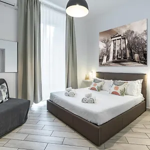 https://casa-santonofrio.it-romehotels.com